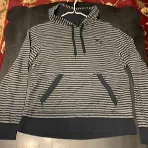 Mens puma striped pullover, size medium